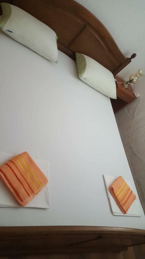 Apartman Zahira Karlobag Kültér fotó